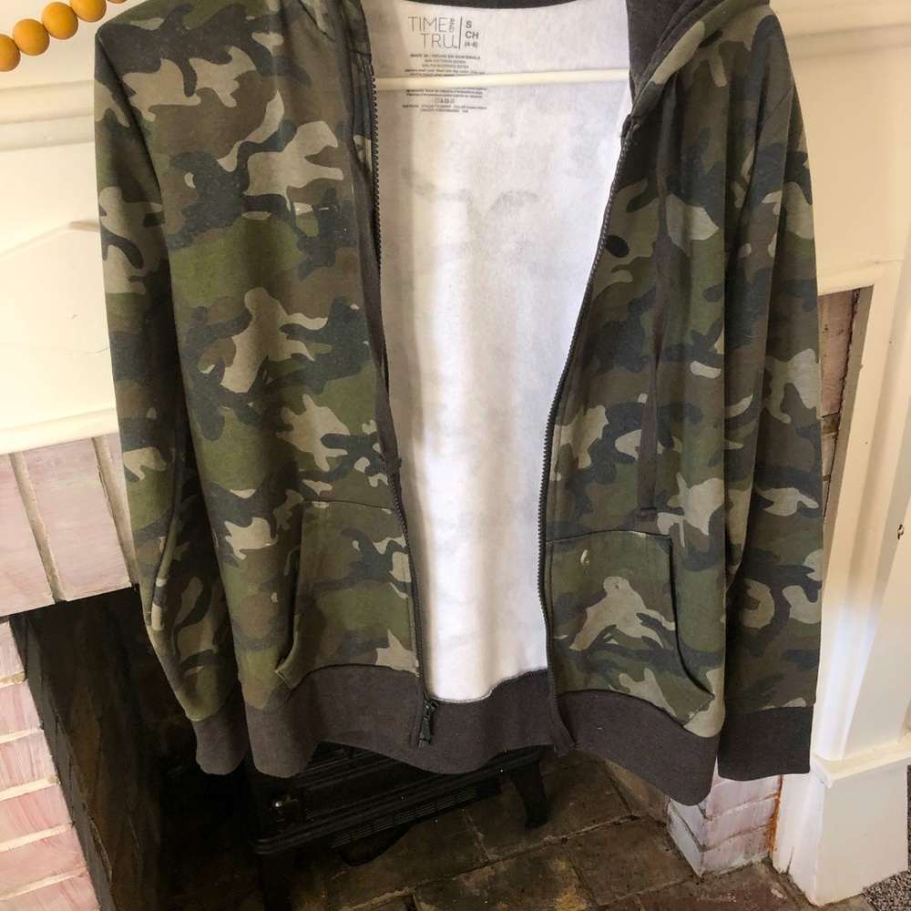 Sweatshirt jacket camo color